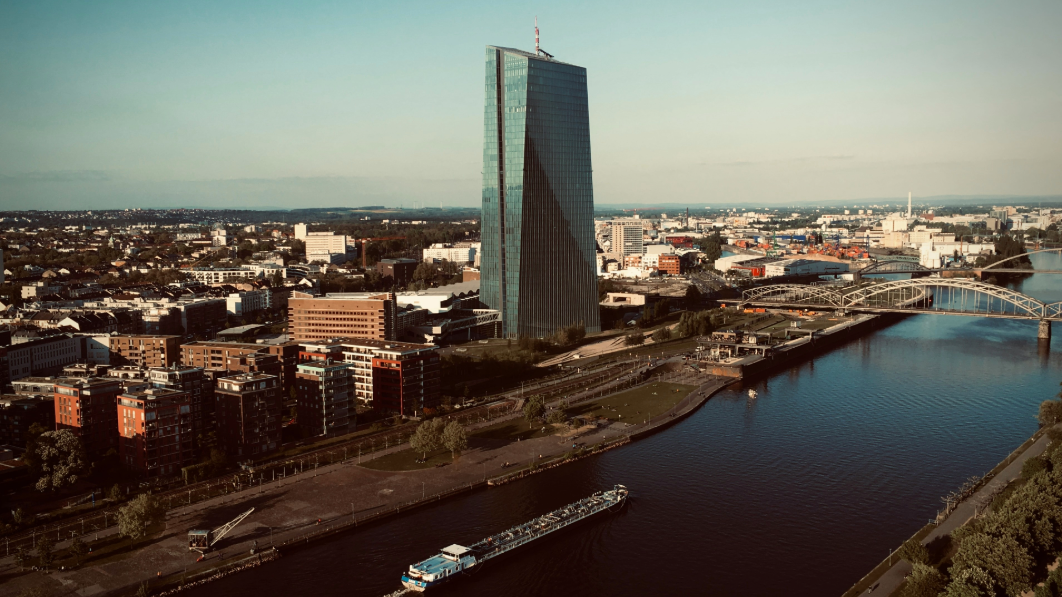 Foto des Skytower, Sitz der EZB in Frankfurt am Main