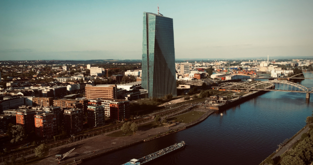 Foto des Skytower, Sitz der EZB in Frankfurt am Main